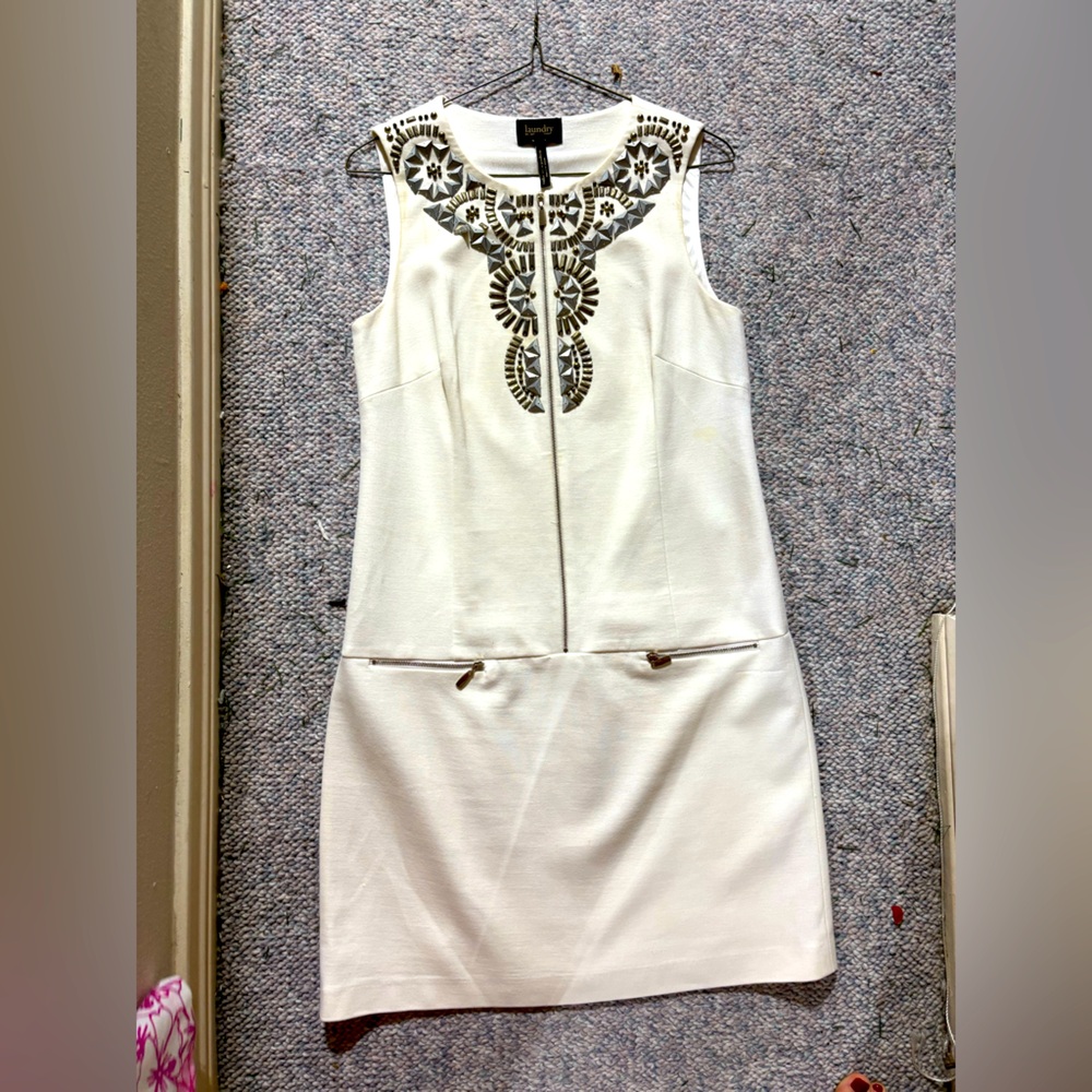 Fun white tunic dress w metallic details